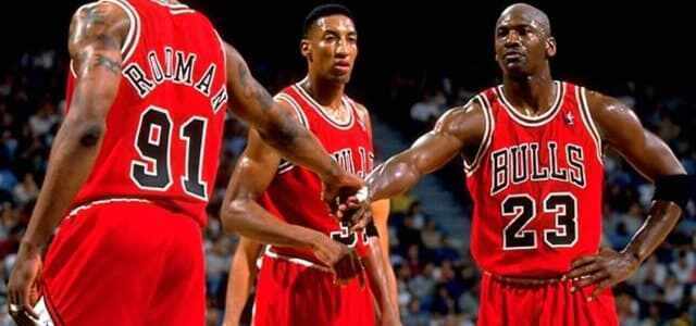 Michael Jordan - Scottie Pippen - Dennis Rodman - Ron Harper - Phil Jackson