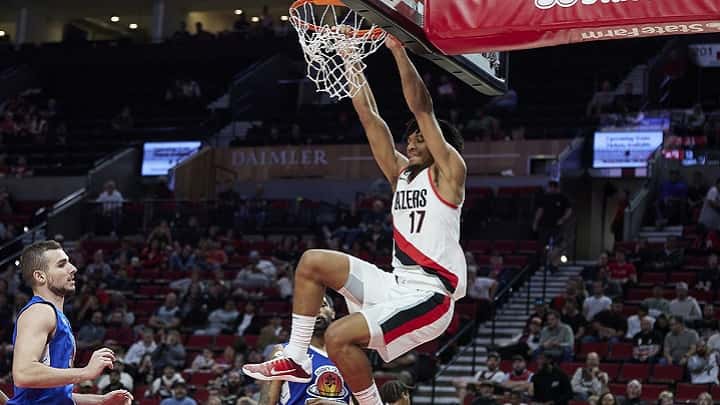 Shaedon Sharpe hammers home huge dunk!, NBA News