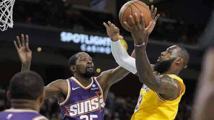 Damian Lillard - Milwaukee Bucks - LeBron James - Los Angeles Lakers