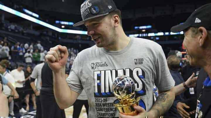 Luka Doncic - Magic Johnson Trophy - Dallas Mavericks