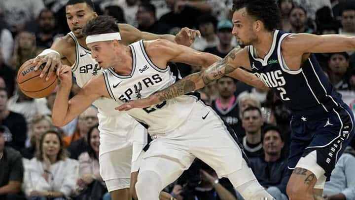 Zach Collins - Mamadi Diakit - San Antonio Spurs