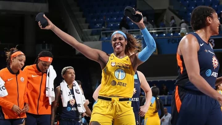 Chicago Sky - Washington Mystics - Dearica Hamby - Candace Parker