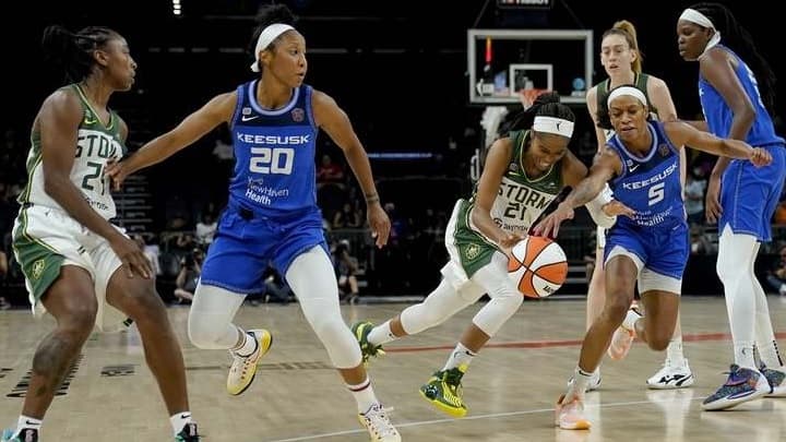 Seattle Storm - Connecticut Sun - Breanna Stewart