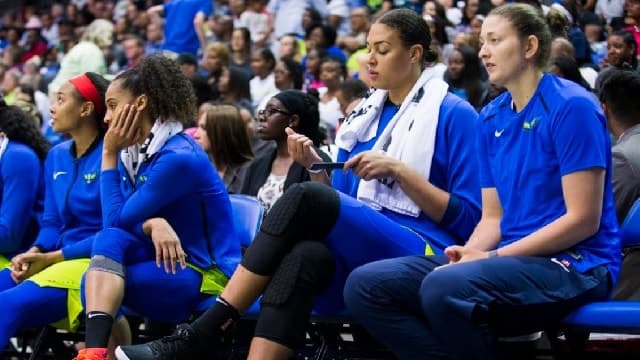 Lindsay Whalen - Liz Cambage - Minnesota Lynx - Los Angeles Sparks - Dallas Wings