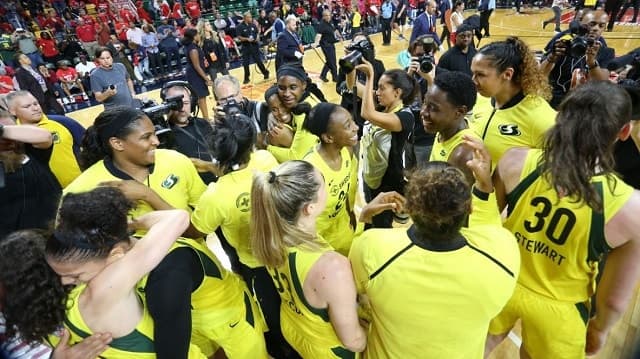 Seattle Storm - Washington Mystics - Sue Bird - Brenna Steward - Natasha Howard - Sami Whitcomb